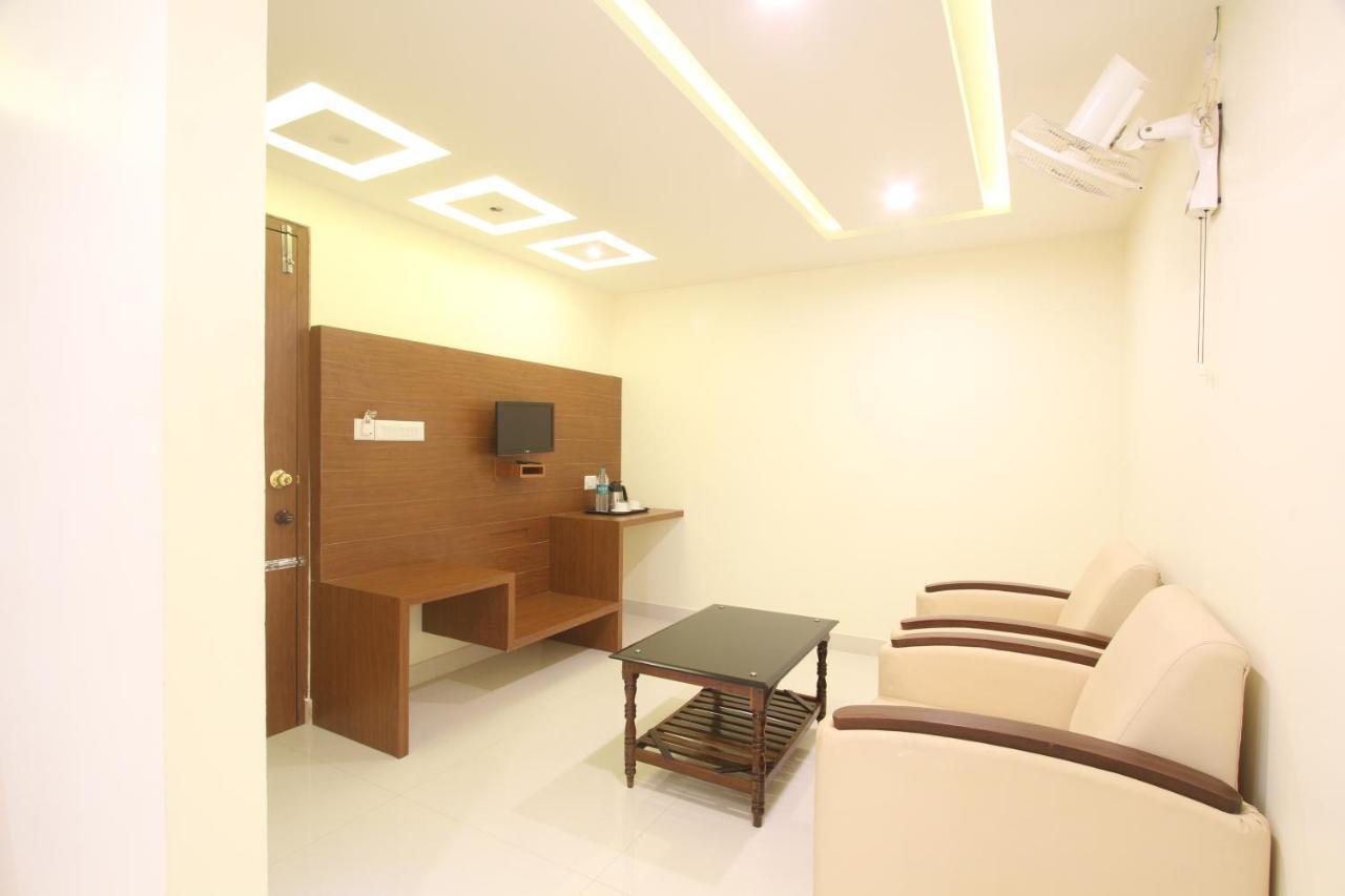 Divines Business Hotel Kuzhittura Εξωτερικό φωτογραφία